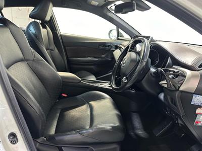 2017 Toyota C-HR - Thumbnail