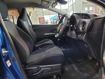 2015 Toyota Vitz - Thumbnail