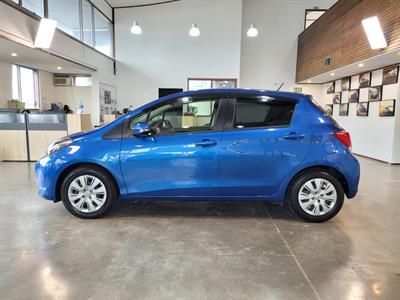 2015 Toyota Vitz - Thumbnail