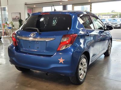2015 Toyota Vitz - Thumbnail