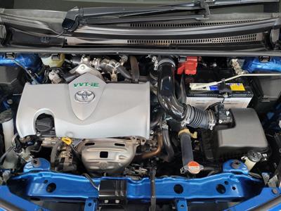 2015 Toyota Vitz - Thumbnail