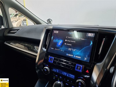 2017 Toyota Alphard - Thumbnail