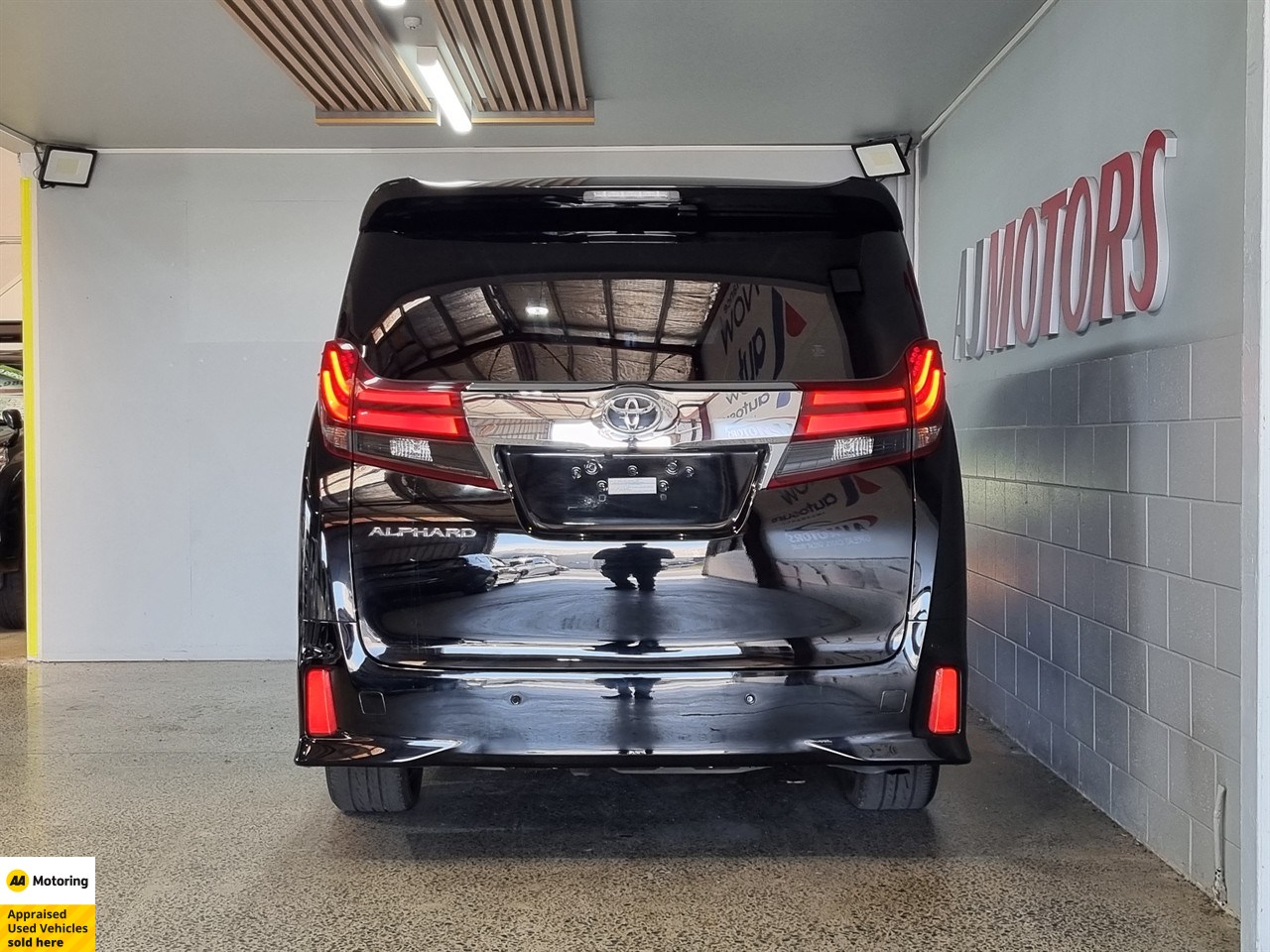 2017 Toyota Alphard