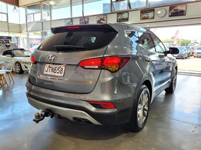 2016 Hyundai Santa Fe - Thumbnail