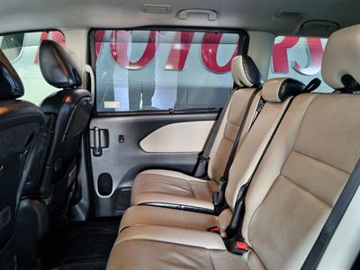 2016 Nissan Serena - Thumbnail