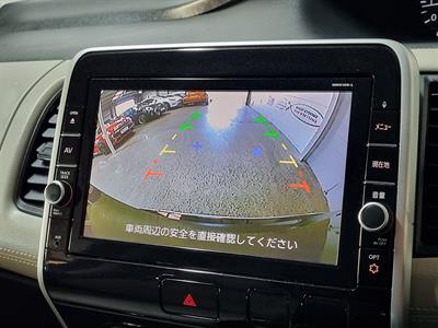 2016 Nissan Serena - Thumbnail