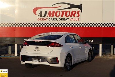 2022 Hyundai IONIQ - Thumbnail