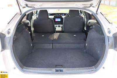 2017 Toyota Prius - Thumbnail