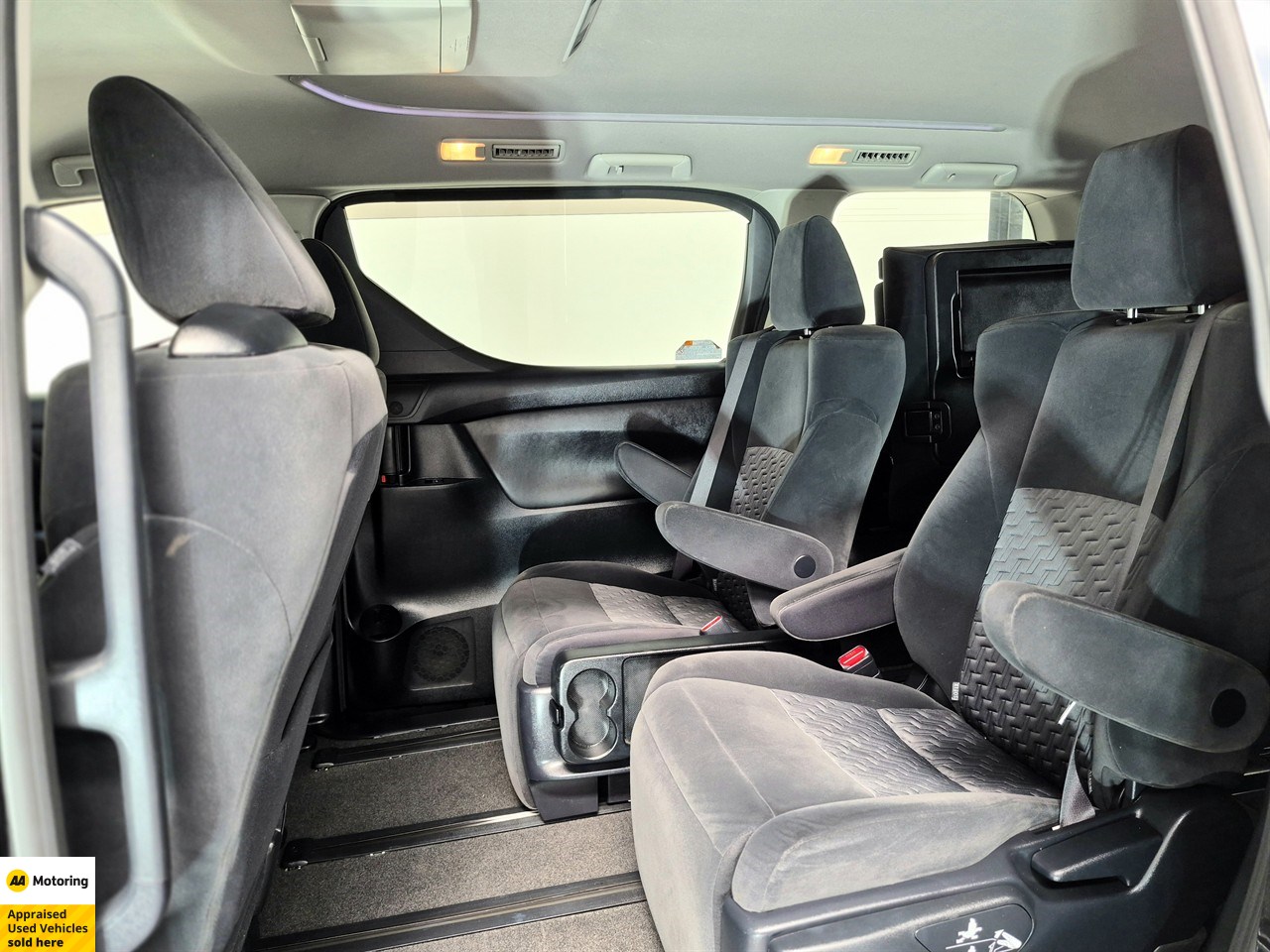 2015 Toyota Vellfire