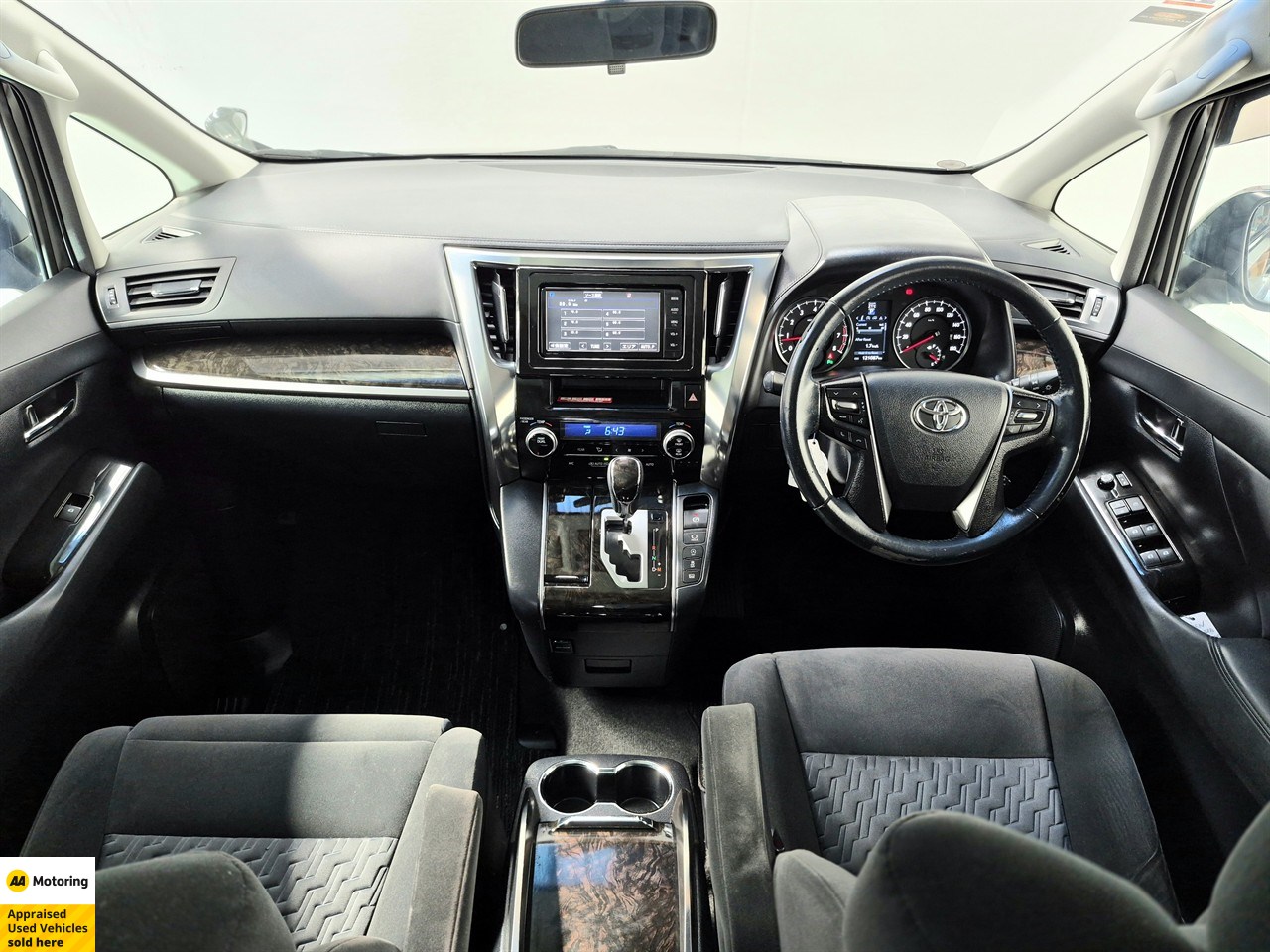 2015 Toyota Vellfire