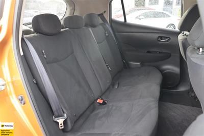 2016 Nissan Leaf - Thumbnail