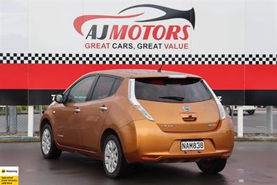 2016 Nissan Leaf - Thumbnail