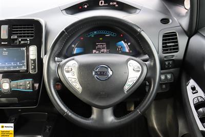 2016 Nissan Leaf - Thumbnail