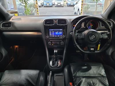 2011 Volkswagen Golf R - Thumbnail