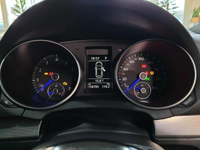 2011 Volkswagen Golf R - Thumbnail