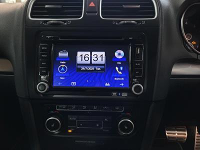 2011 Volkswagen Golf R - Thumbnail