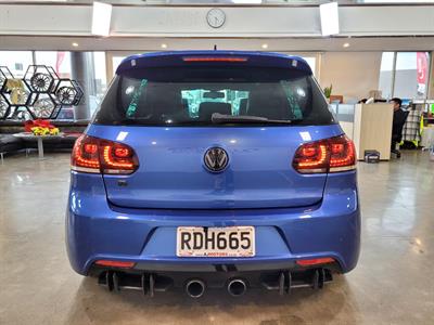 2011 Volkswagen Golf R - Thumbnail