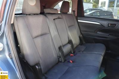 2017 Toyota Highlander - Thumbnail