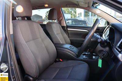 2017 Toyota Highlander - Thumbnail