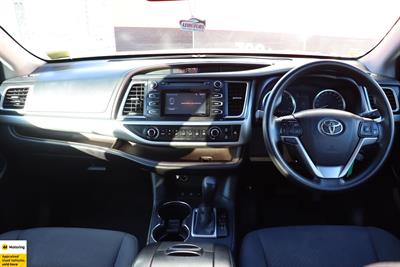 2017 Toyota Highlander - Thumbnail