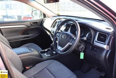 2017 Toyota Highlander - Thumbnail