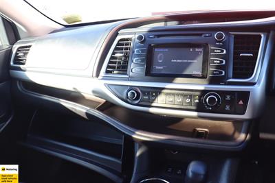 2017 Toyota Highlander - Thumbnail