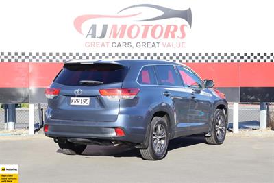 2017 Toyota Highlander - Thumbnail