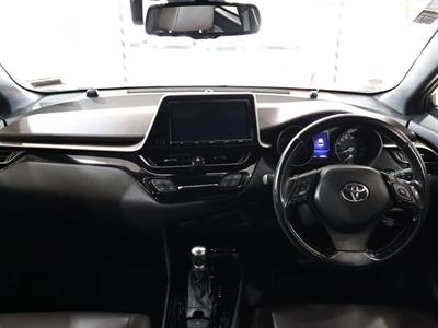 2017 Toyota C-HR - Thumbnail