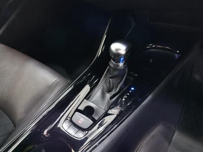 2017 Toyota C-HR - Thumbnail