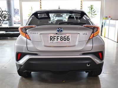 2017 Toyota C-HR - Thumbnail