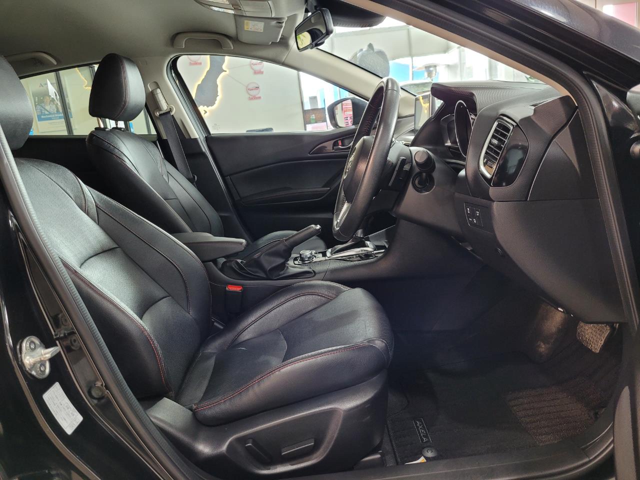 2014 Mazda Axela