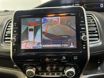 2018 Nissan Serena - Thumbnail