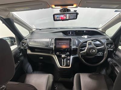2018 Nissan Serena - Thumbnail
