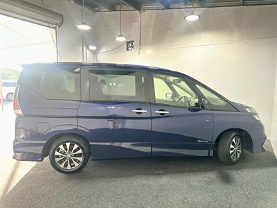 2018 Nissan Serena - Thumbnail