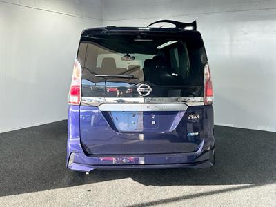 2018 Nissan Serena - Thumbnail
