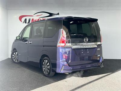 2018 Nissan Serena - Thumbnail