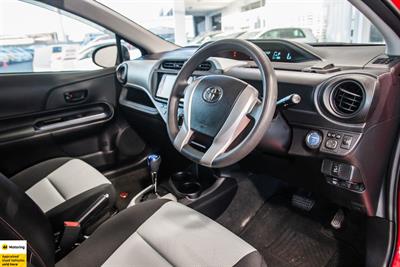 2014 Toyota Aqua - Thumbnail