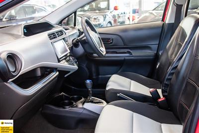 2014 Toyota Aqua - Thumbnail
