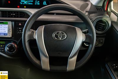 2014 Toyota Aqua - Thumbnail