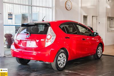 2014 Toyota Aqua - Thumbnail