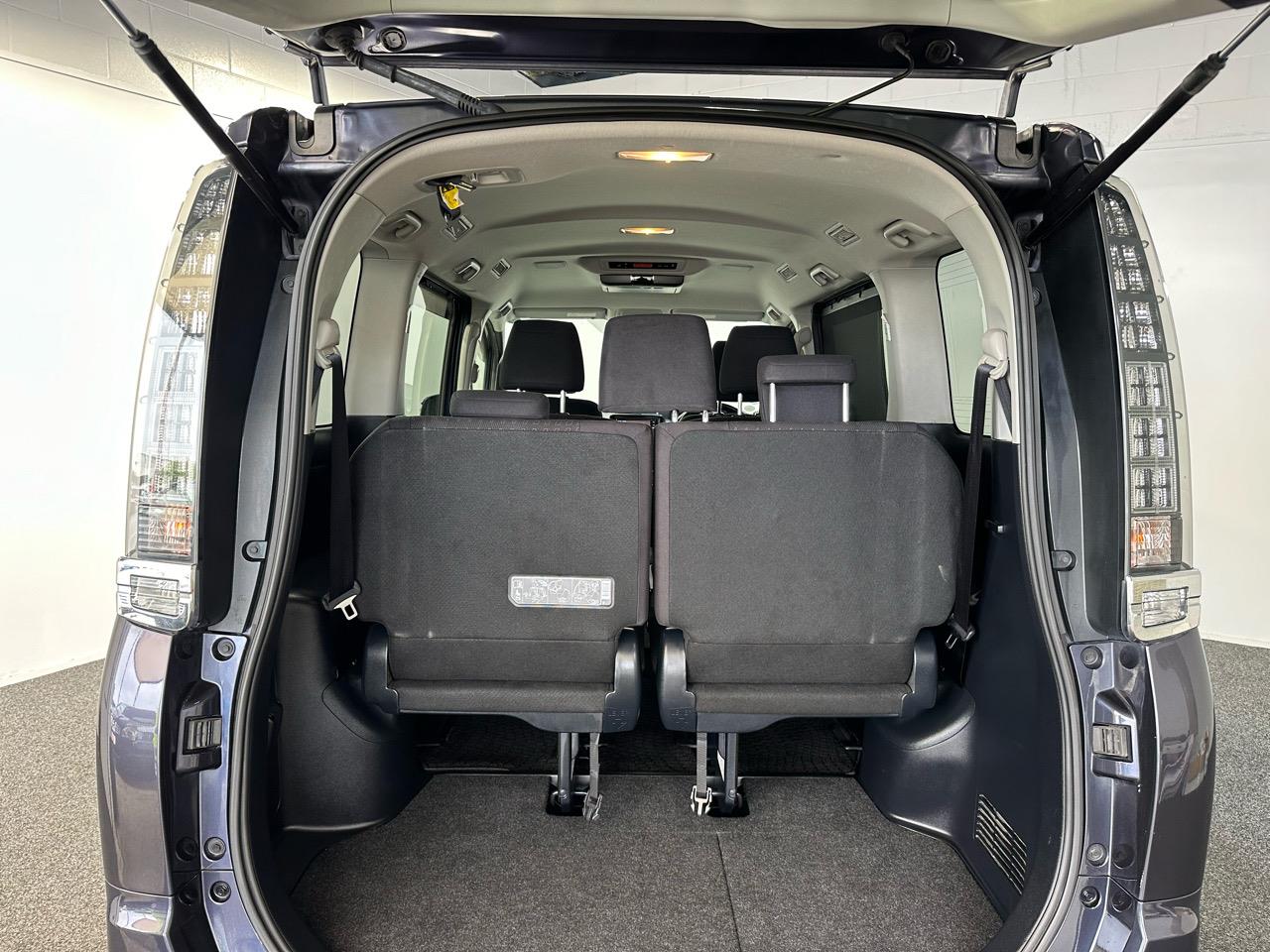 2016 Toyota Voxy