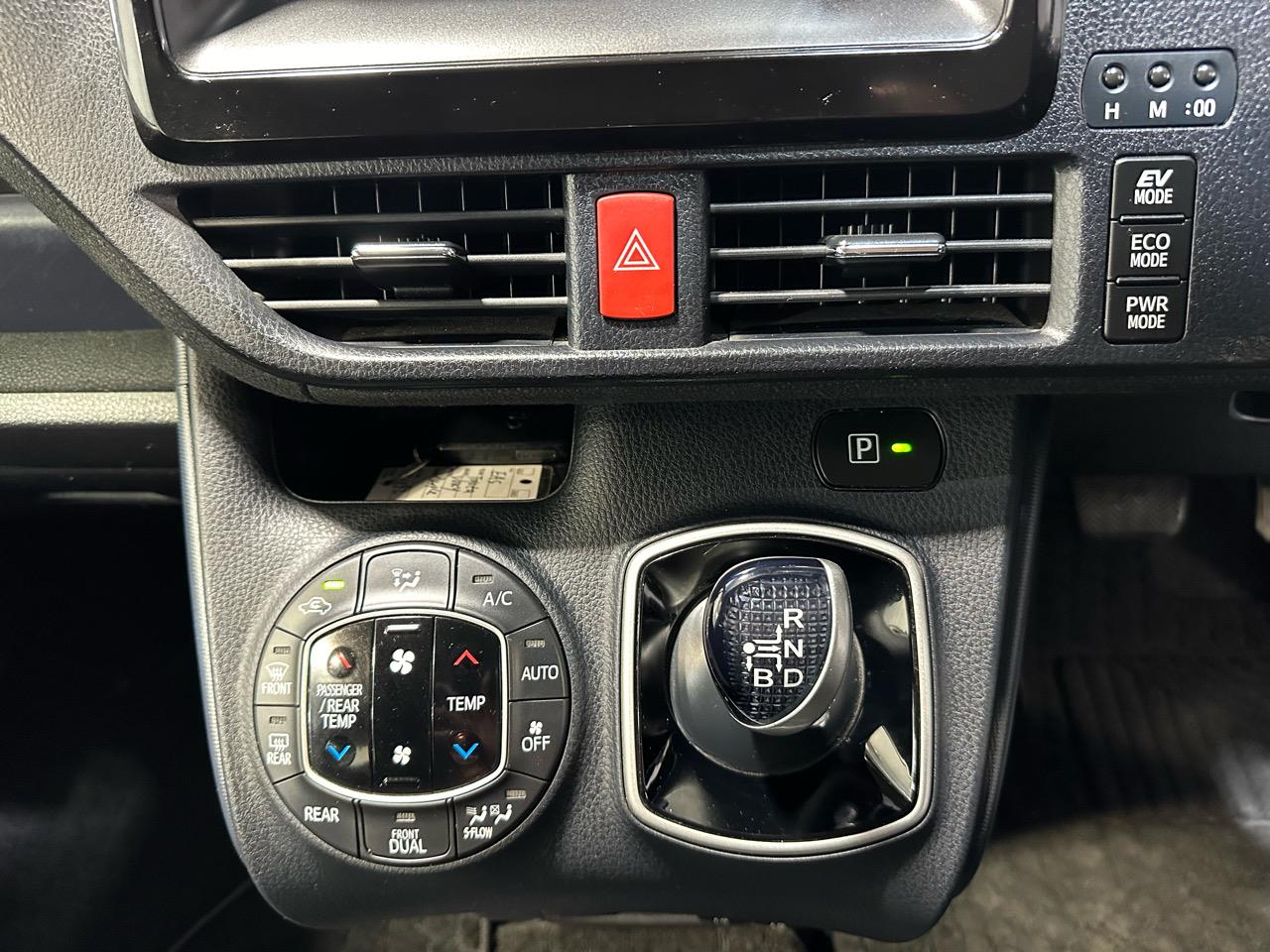 2016 Toyota Voxy