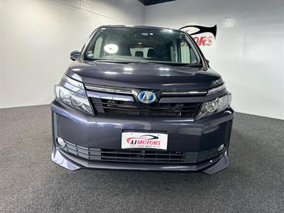 2016 Toyota Voxy - Thumbnail
