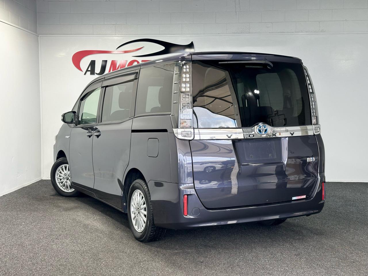 2016 Toyota Voxy