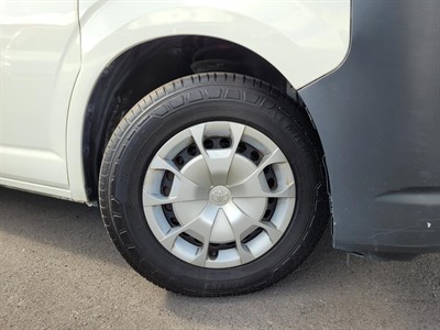 2019 Toyota Hiace - Thumbnail