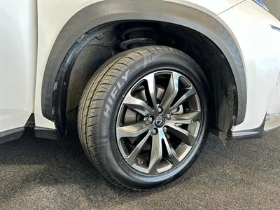 2015 Lexus NX 300h - Thumbnail