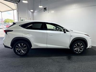 2015 Lexus NX 300h - Thumbnail