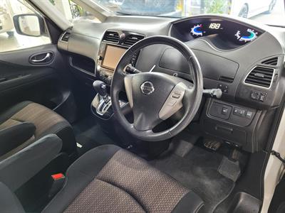 2014 Nissan Serena - Thumbnail