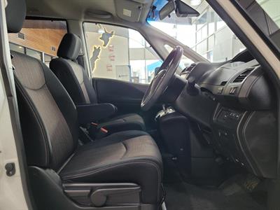 2014 Nissan Serena - Thumbnail