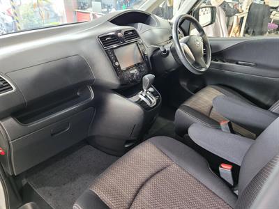 2014 Nissan Serena - Thumbnail